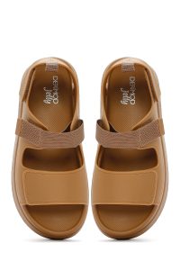 صندل زنانه قهوه‌ای روشن ژله‌ای تخت ضخیم بندی دری مد