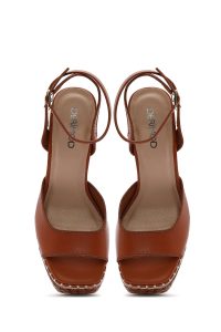 صندل زنانه قهوه‌ای پلتفرم پاشنه ضخیم بلند بنددار دری مد