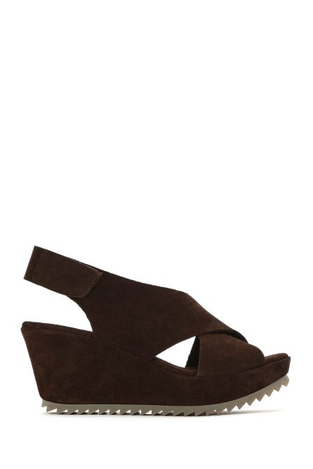 صندل زنانه قهوه‌ای چرم و جیر لژدار پشت‌باز بنددار دری مد