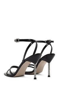 صندل زنانه مشکی براق پاشنه نازک نگین‌دار بنددار دری مد