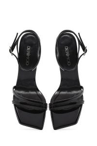 صندل زنانه مشکی براق پاشنه نازک نگین‌دار بنددار دری مد