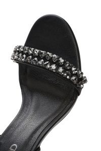 صندل زنانه مشکی بنددار پاشنه نازک نگین‌دار دری مد