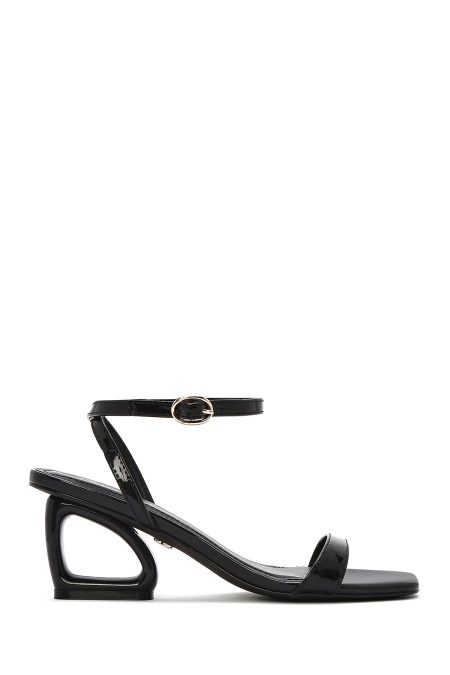 صندل زنانه مشکی بنددار پاشنه‌دار دری مد