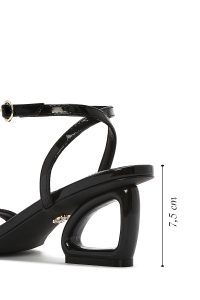 صندل زنانه مشکی بنددار پاشنه‌دار دری مد