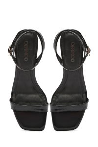 صندل زنانه مشکی بنددار پاشنه‌دار دری مد