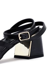 صندل زنانه مشکی بنددار پاشنه‌ضخیم کوتاه دری مد