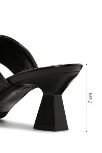 صندل زنانه مشکی طرح کروکدیل پاشنه‌ضخیم دری مد