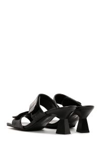 صندل زنانه مشکی طرح کروکدیل پاشنه‌ضخیم دری مد