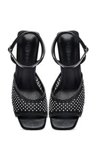 صندل زنانه مشکی نگین‌دار شفاف پاشنه‌ضخیم بنددار دری مد