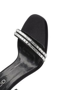 صندل زنانه مشکی نگین‌دار پاشنه‌نازک بنددار دری مد