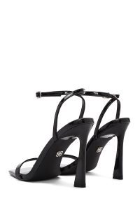 صندل زنانه مشکی پاشنه نازک بلند بنددار دری مد