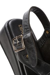 صندل زنانه مشکی چرم بنددار تخت ضخیم دری مد