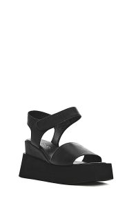 صندل زنانه مشکی چرم بنددار لژدار دری مد