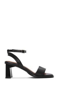 صندل زنانه مشکی چرم بنددار پاشنه‌ضخیم دری مد