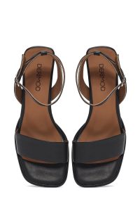 صندل زنانه مشکی چرم بنددار پاشنه‌ضخیم دری مد