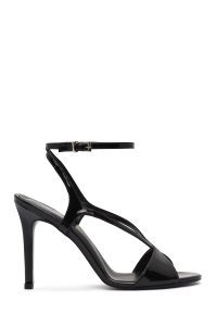 صندل زنانه مشکی چرم بنددار پاشنه‌نازک بلند دری مد