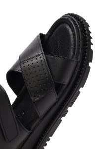 صندل زنانه مشکی چرم تخت بندی دری مد