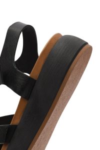 صندل زنانه مشکی چرم سگک‌دار تخت ضخیم دری مد