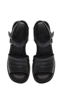 صندل زنانه مشکی چرم پاشنه‌ضخیم بنددار دری مد