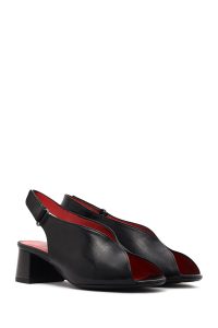 صندل زنانه مشکی چرم پاشنه‌ضخیم کوتاه بنددار دری مد