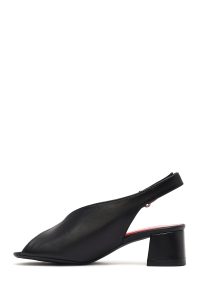 صندل زنانه مشکی چرم پاشنه‌ضخیم کوتاه بنددار دری مد