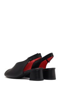 صندل زنانه مشکی چرم پاشنه‌ضخیم کوتاه بنددار دری مد