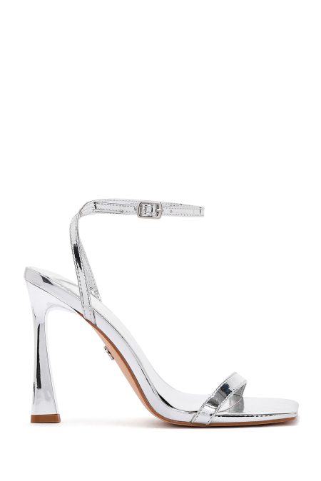 صندل زنانه نقره‌ای متالیک پاشنه نازک بلند بنددار دری مد