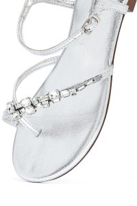 صندل زنانه نقره‌ای نگین‌دار انگشتی دری مد