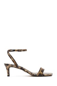 صندل زنانه پلنگی بنددار پاشنه کوتاه نازک ورنی دری مد