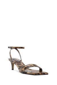 صندل زنانه پلنگی بنددار پاشنه کوتاه نازک ورنی دری مد