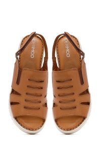 صندل زنانه چرم قهوه‌ای راحتی لژدار دری مد