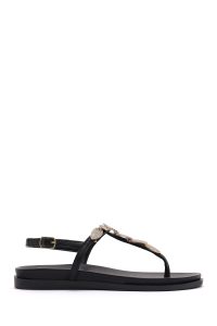 صندل زنانه چرم مشکی سگک‌دار انگشتی دری مد