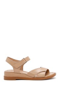 صندل زنانه چرمی بژ بندی دری مد