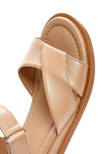 صندل زنانه چرمی بژ بندی دری مد