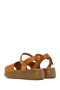 صندل زنانه چرمی قهوه‌ای با بند و زیره ضخیم دری مد