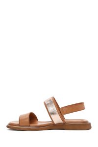 صندل زنانه چرمی قهوه‌ای روشن سگک‌دار دری مد