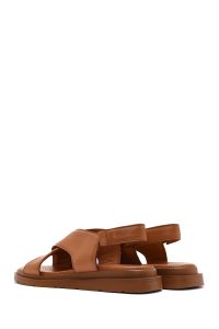 صندل زنانه چرمی قهوه‌ای روشن کشی دری مد