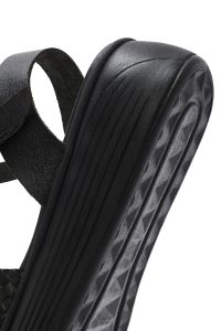 صندل زنانه چرمی مشکی با بند و زیره ضخیم دری مد