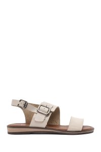 صندل زنانه چرمی کرم سگک‌دار مدل بدروم دری مد