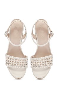 صندل زنانه کرم بافت‌دار بنددار لژدار اسپادریل دری مد