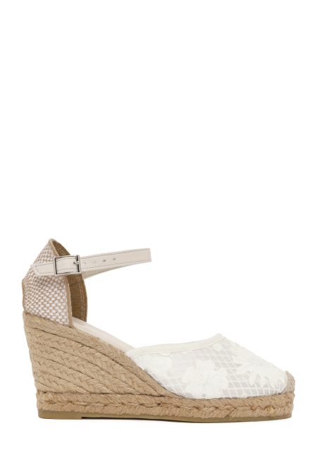 صندل زنانه کرم لژدار اسپادریل طرح‌دار بنددار دری مد