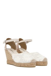 صندل زنانه کرم لژدار اسپادریل طرح‌دار بنددار دری مد