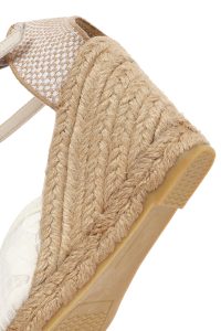 صندل زنانه کرم لژدار اسپادریل طرح‌دار بنددار دری مد