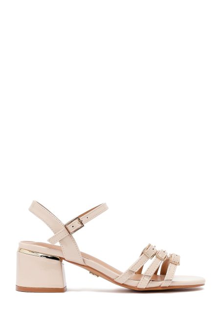 صندل زنانه کرم مچی سگک‌دار پاشنه‌بلند ضخیم دری مد