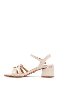 صندل زنانه کرم مچی سگک‌دار پاشنه‌بلند ضخیم دری مد