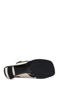 صندل زنانه کرم چرم بنددار پاشنه‌ضخیم دری مد