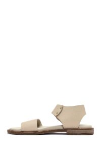 صندل زنانه کرم چرم سگک‌دار دری مد