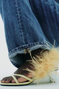 صندل پاشنه بلند زنانه پر‌دار متالیک زارا – ZARA