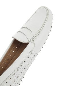 لوفر زنانه سفید بند دار چرم دری مد