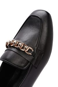 لوفر زنانه مشکی بند دار چرم دری مد